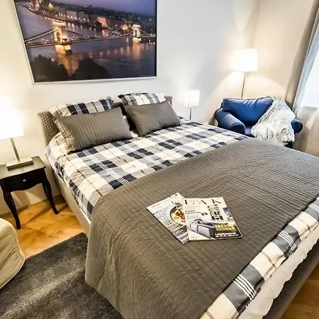 Perfectly Located, Renewed And Cozy Lejlighed Budapest