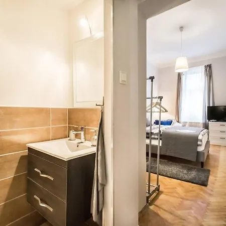 Perfectly Located, Renewed And Cozy * 布达佩斯