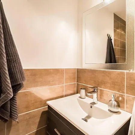 Perfectly Located, Renewed And Cozy Appartement